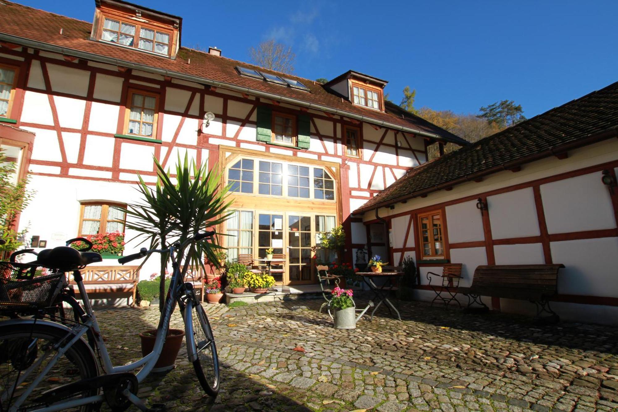 Gaestehaus Pfefferle Hotel Garni Und Ferienwohnungen Сигмаринген Екстериор снимка