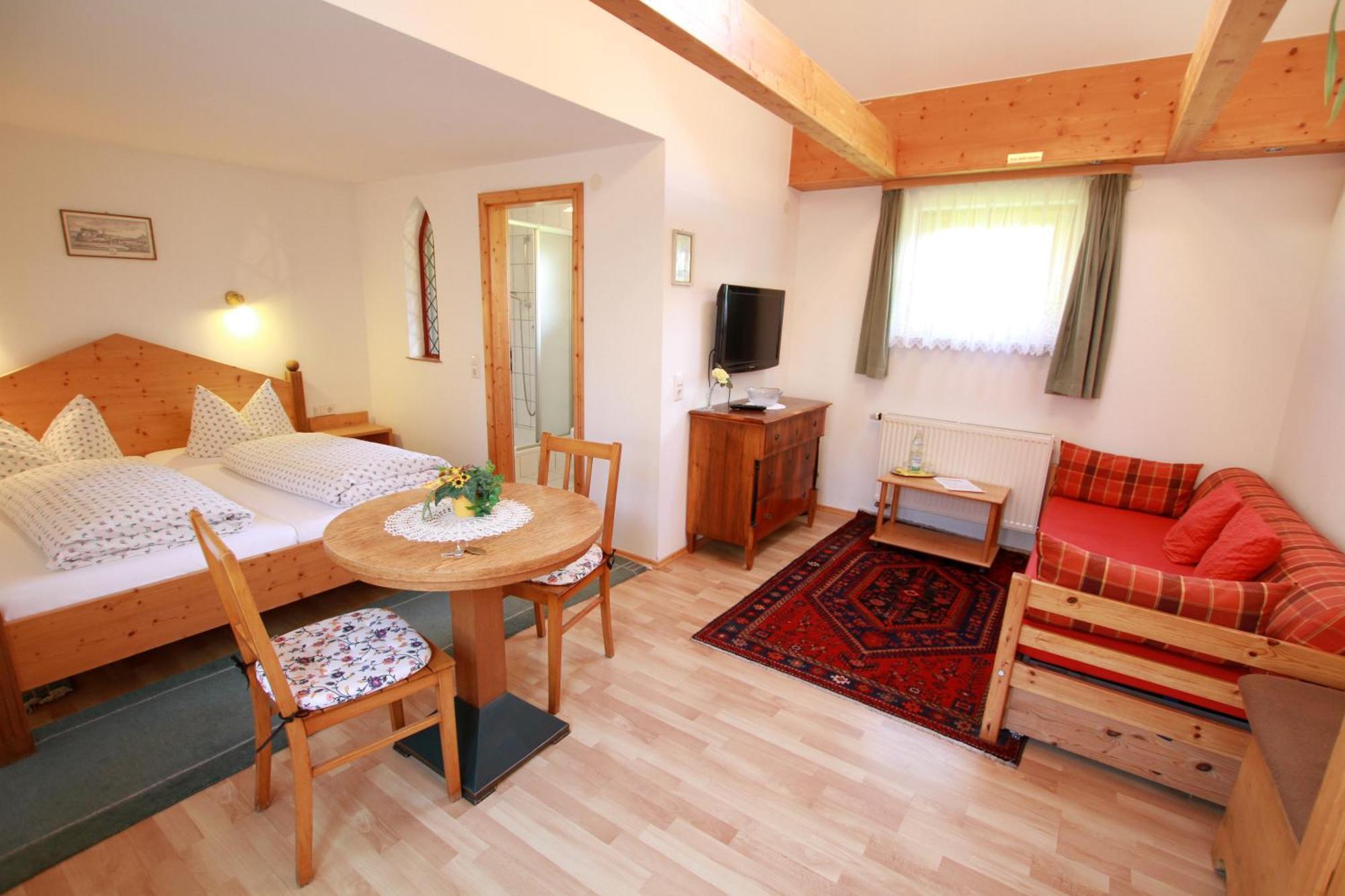 Gaestehaus Pfefferle Hotel Garni Und Ferienwohnungen Сигмаринген Стая снимка