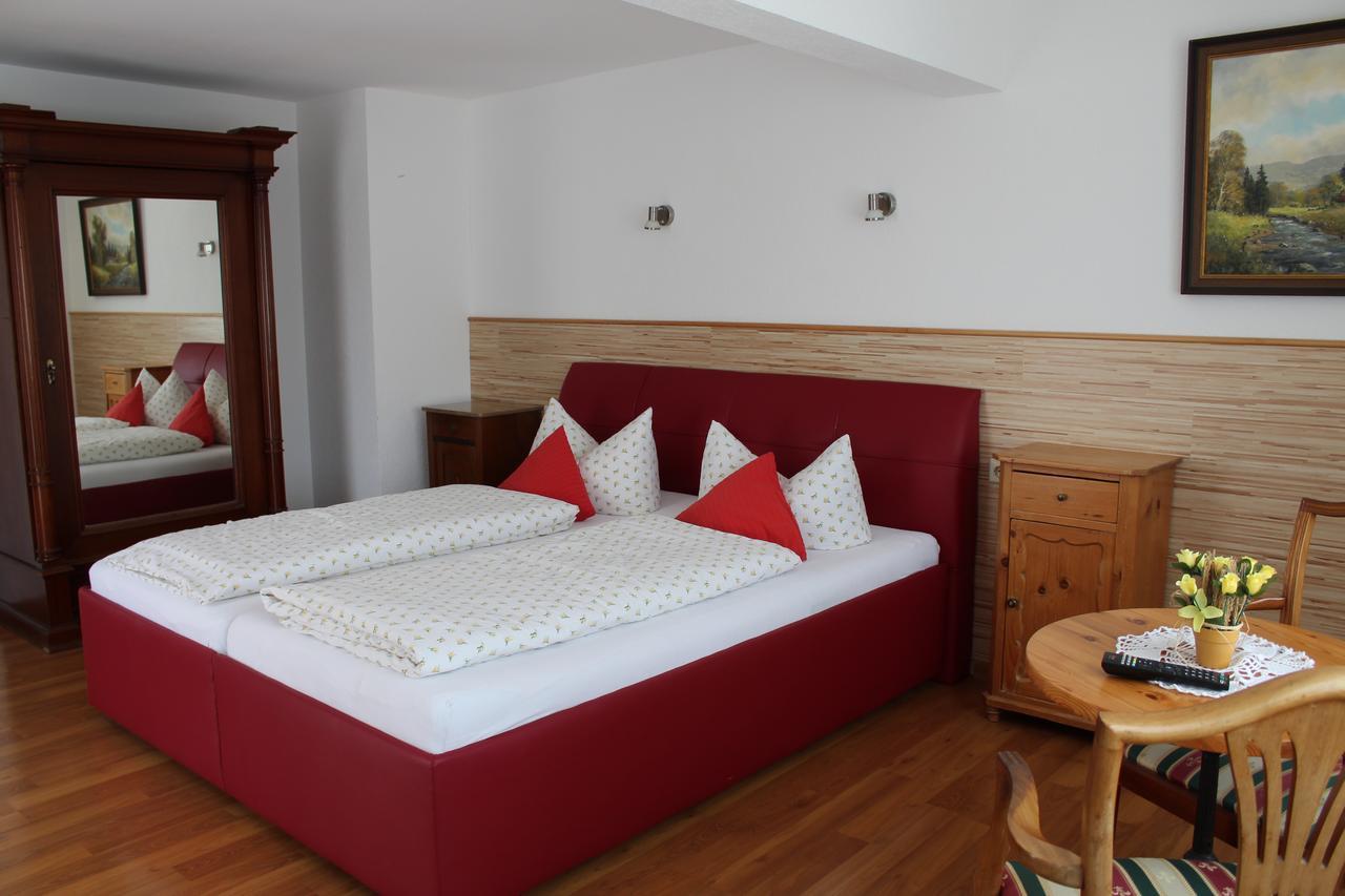 Gaestehaus Pfefferle Hotel Garni Und Ferienwohnungen Сигмаринген Екстериор снимка