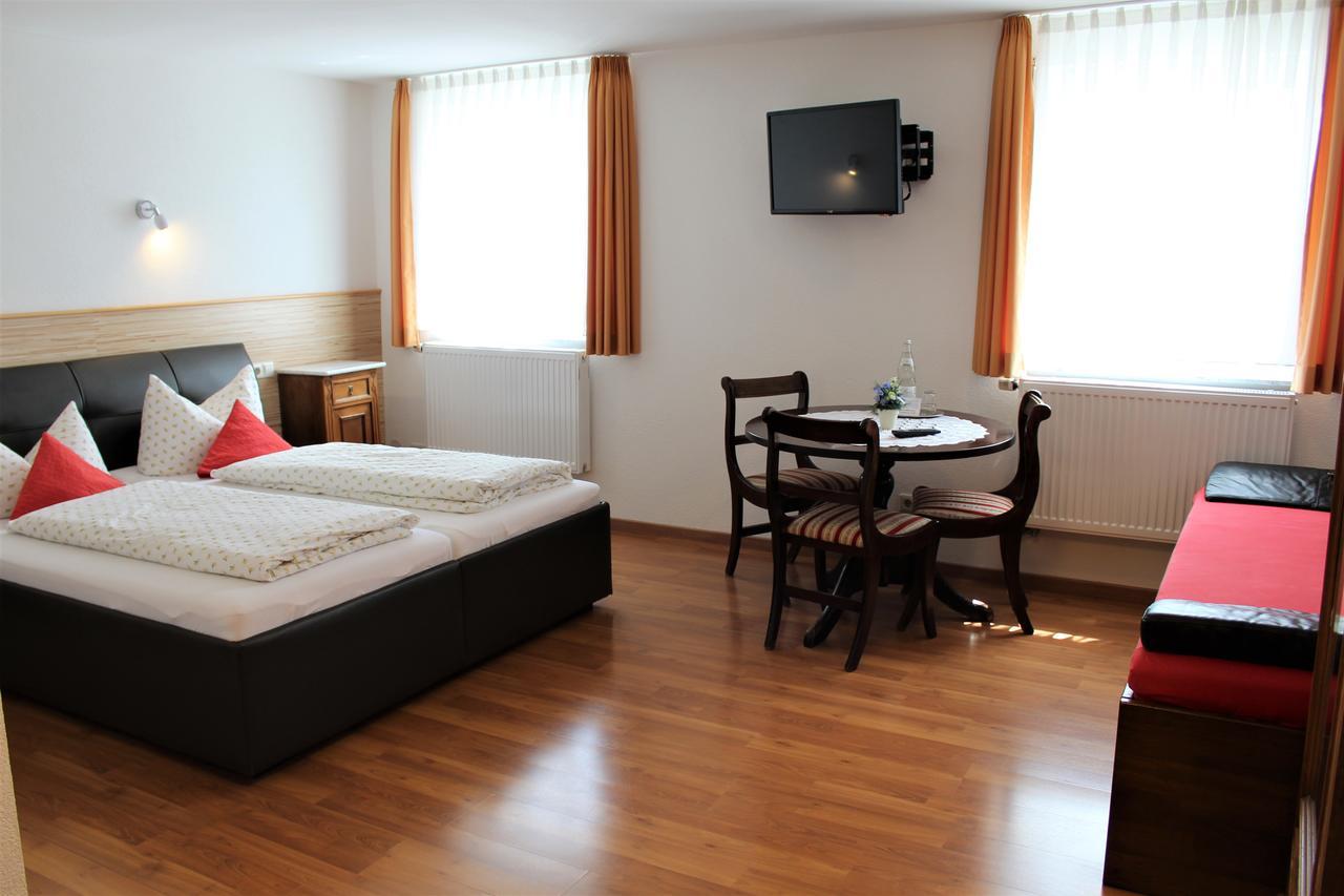 Gaestehaus Pfefferle Hotel Garni Und Ferienwohnungen Сигмаринген Екстериор снимка